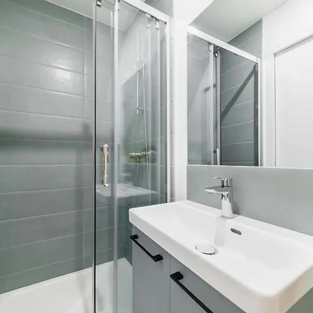 Apartamento 2 Pieces Refait A Neuf Dernier Etage - Paris 19 - 4P - Flat-Guest Exterior foto